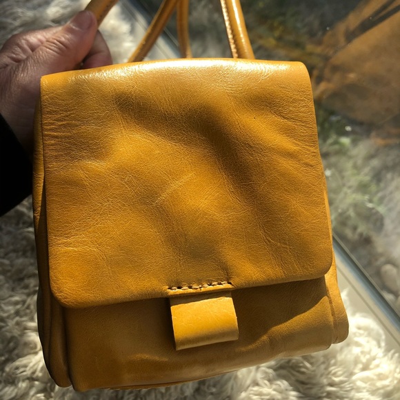 Beautiful Handbag - Picture 3 of 10